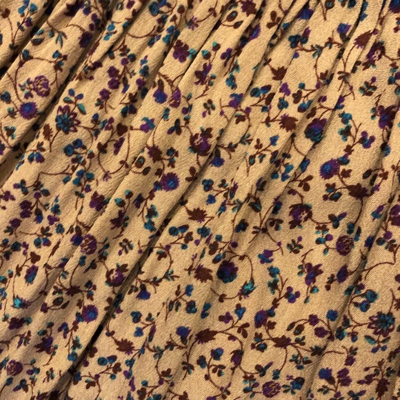 Over the shoulder romper - Picture 3 of 6